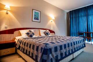 Отель Hotel Lilia Золотые Пески Стандартный двухместный номер с 1 кроватью или 2 отдельными кроватями и видом на море-5