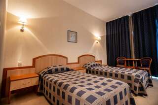 Отель Hotel Lilia Золотые Пески Стандартный двухместный номер с 1 кроватью или 2 отдельными кроватями и видом на море-9